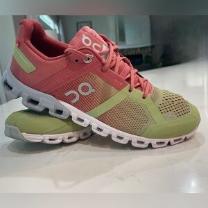 On CloudFlow running shoe, women’s size 7.5